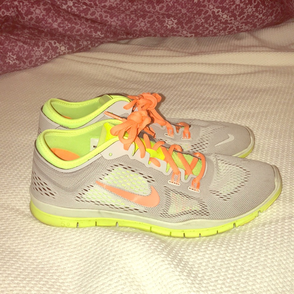 Nike tennis shoes